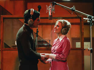 (L-R): Michael Shannon as George Jones and Jessica Chastain as Tammy Wynette in GEORGE & TAMMY. Photo Credit: Dana Hawley/Courtesy of SHOWTIME.