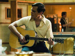 Michael Shannon as George Jones in GEORGE & TAMMY. Photo Credit: Dana Hawley/Courtesy of SHOWTIME.